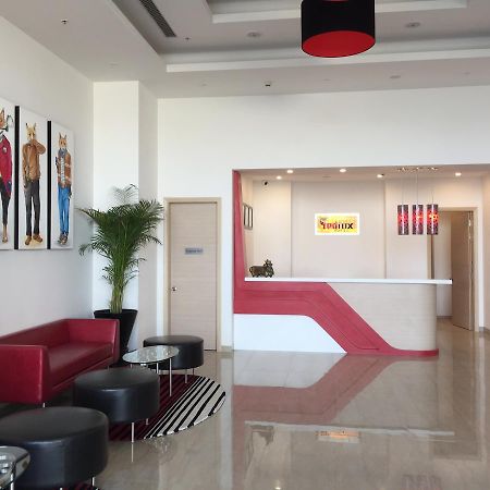 Red Fox By Lemon Tree Hotels, Sector 60, Gurugram Gurgaon Exteriör bild