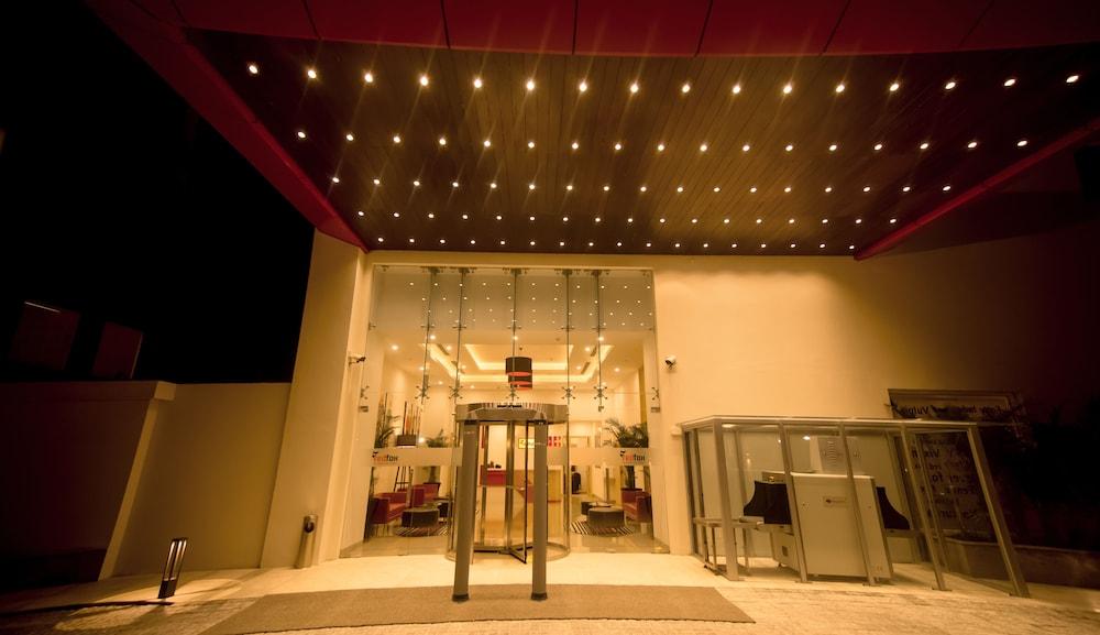 Red Fox By Lemon Tree Hotels, Sector 60, Gurugram Gurgaon Exteriör bild