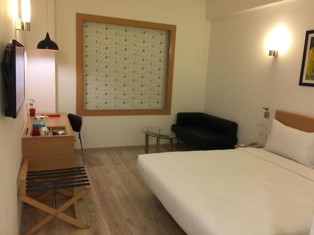 Red Fox By Lemon Tree Hotels, Sector 60, Gurugram Gurgaon Exteriör bild