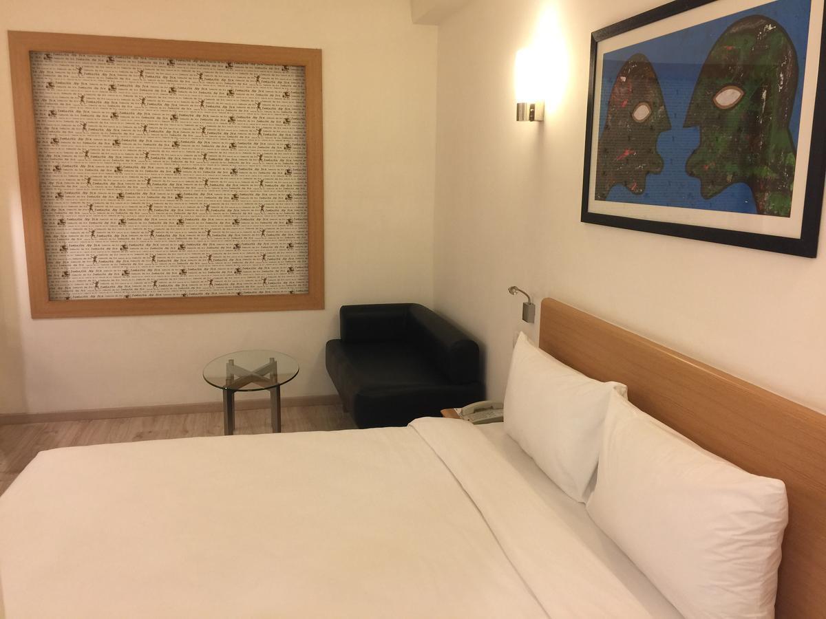 Red Fox By Lemon Tree Hotels, Sector 60, Gurugram Gurgaon Exteriör bild
