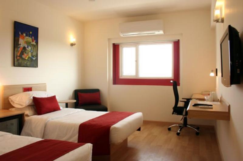 Red Fox By Lemon Tree Hotels, Sector 60, Gurugram Gurgaon Exteriör bild